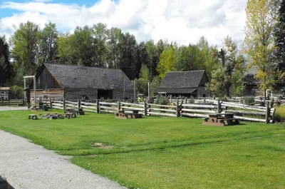 Cottonwood House Trail